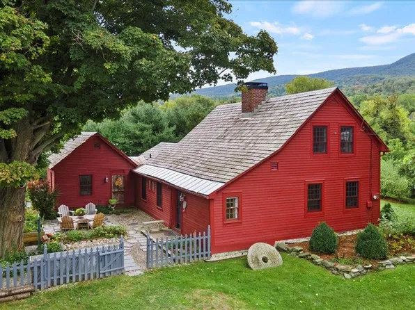 145 Main Street, Pownal, VT 05261-9714