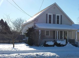 207 Elm St, Combined Locks, WI 54113