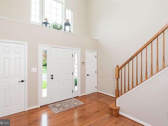 5th image of 1309 Crofton Dr