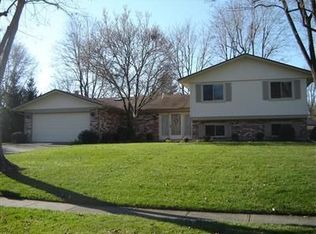 8871 Rooks Mill Ln, Dayton, OH 45458