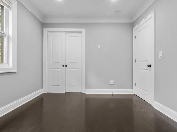 54 Lawton Avenue image 6 of 26