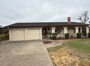 9220 Canyon Oak Rd, Salinas, CA 93907