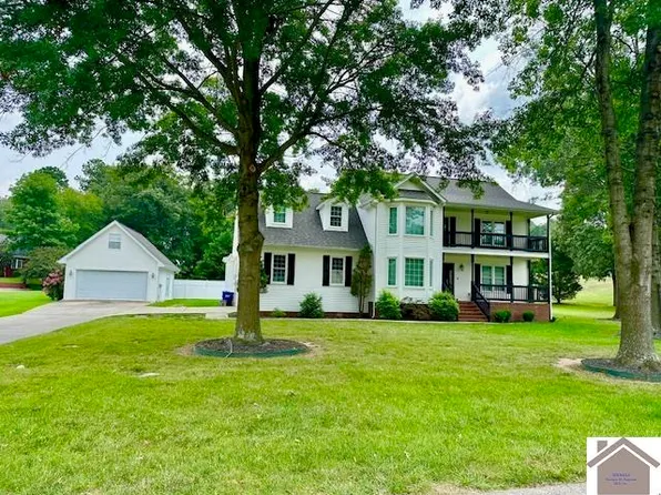 101 Fairway Dr, Benton, KY 42025