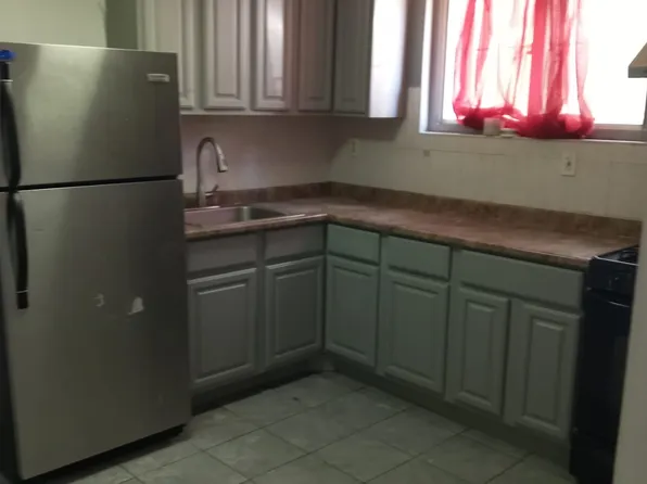 2424 E 2nd St #B, Brooklyn, NY 11223