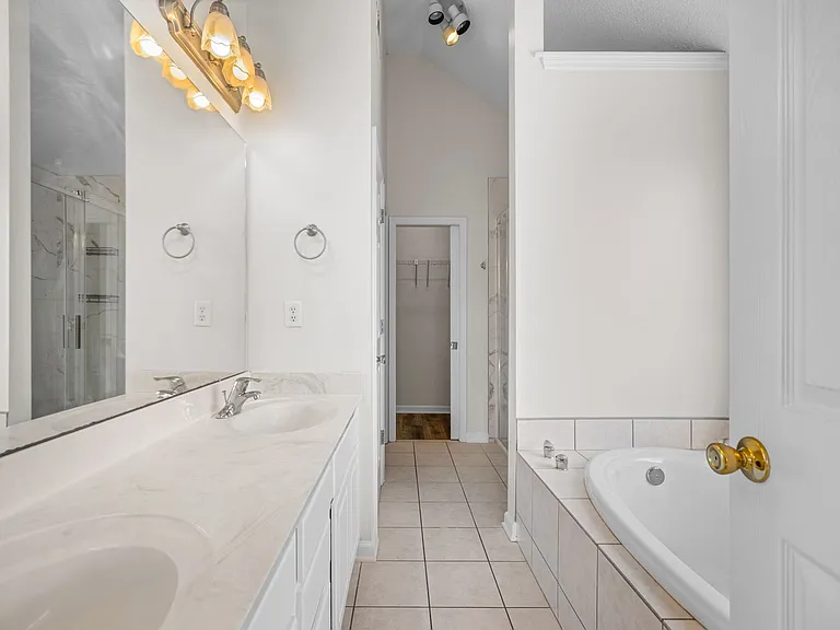 217 Derby Downs Dr — Photo 22