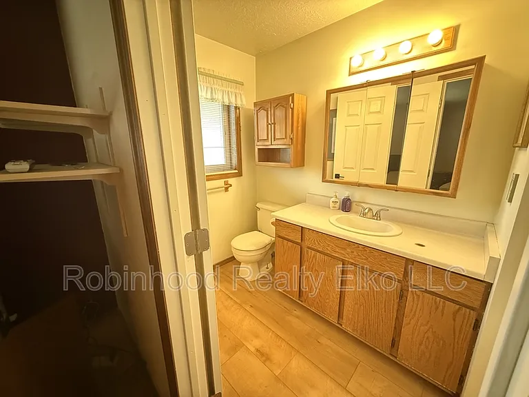 942 Bronco Dr — Photo 25