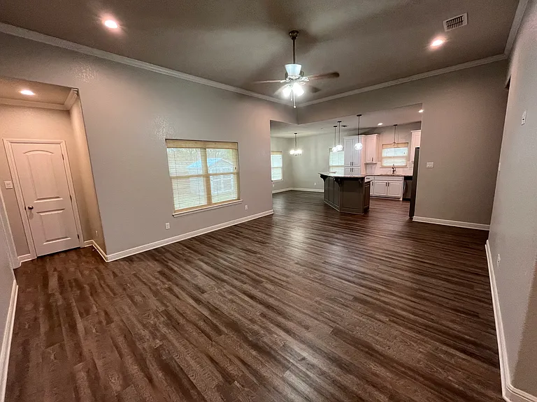 Front/ living room