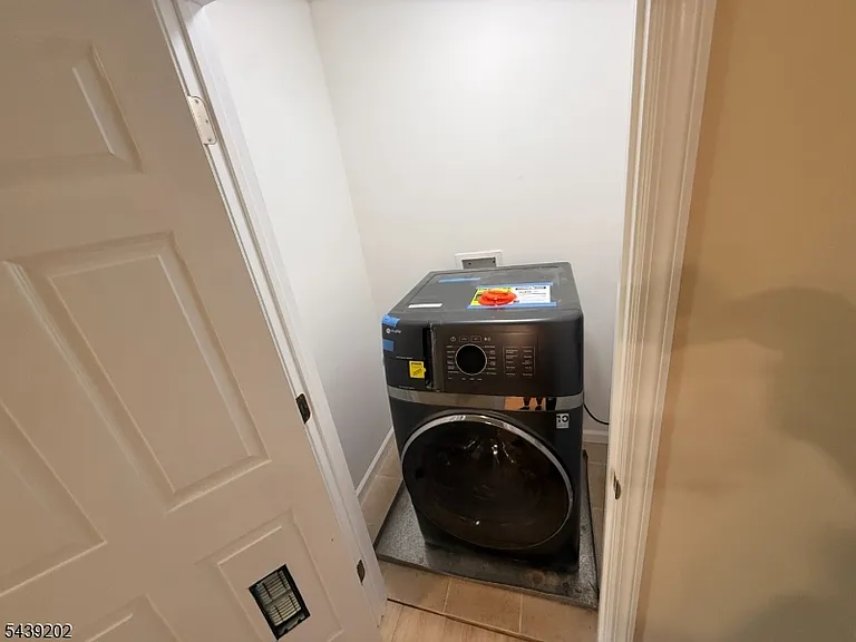 48 Ringwood Ave #B — Photo 9