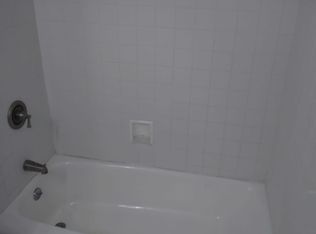 109 Kaye Vue Dr APT 1F, Hamden, CT 06514