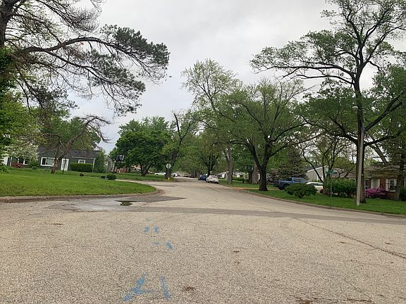 4th image of 11264 Saint Clement Ln