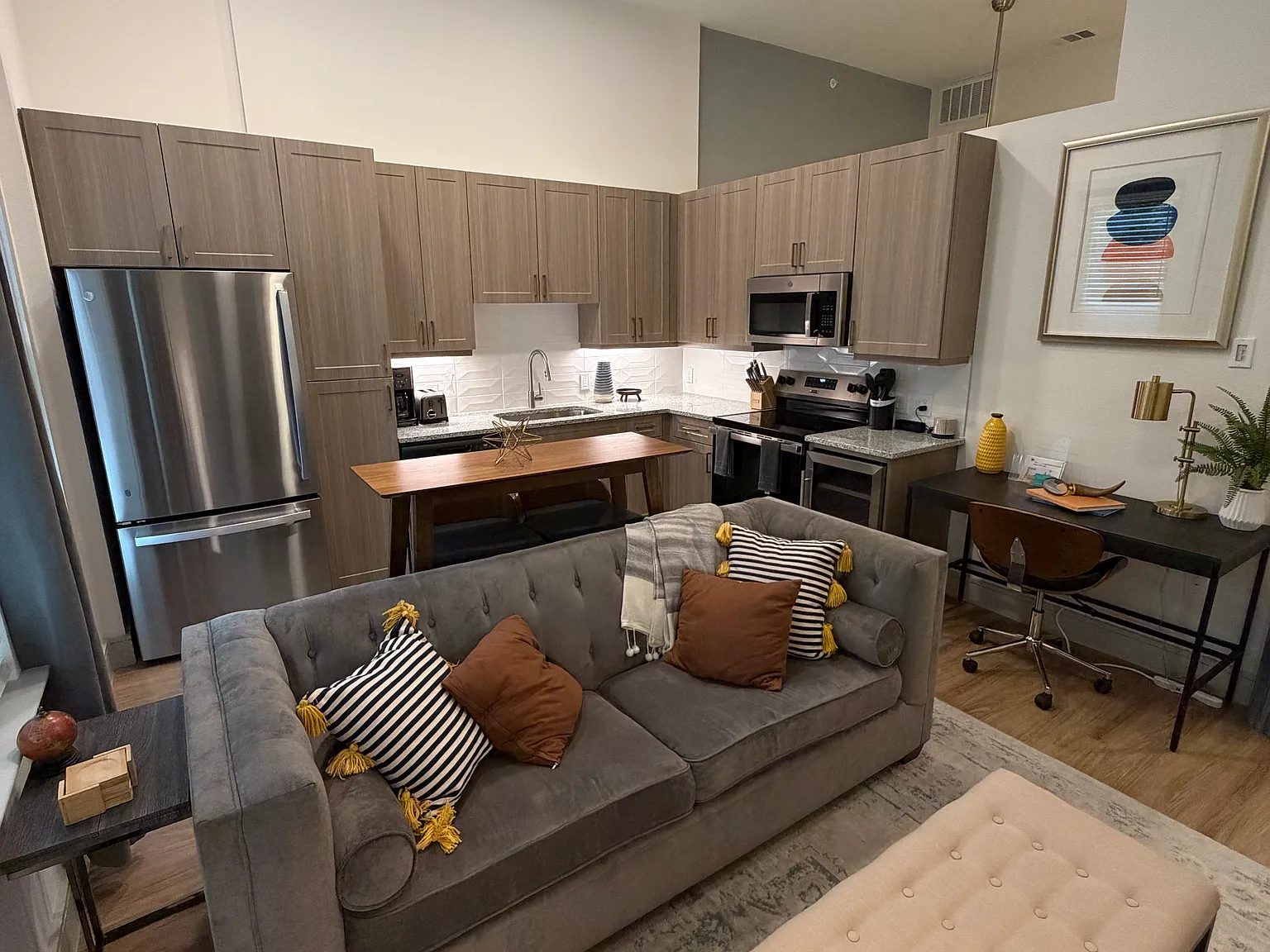 Studio, 546 sqft, $1,250 — Photo 3
