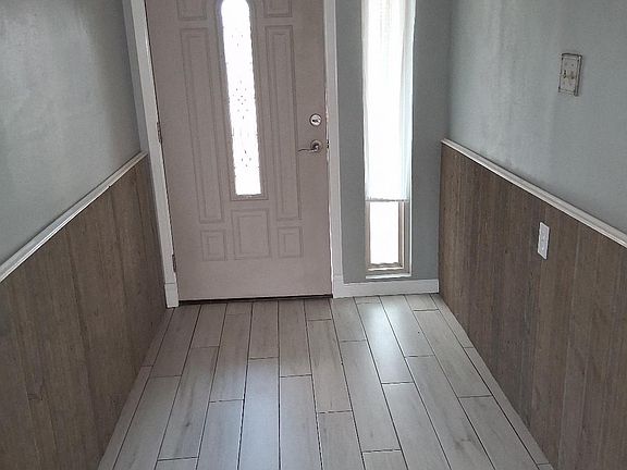 Really, this entrance way is the perfect welcome point to your family and friends who want to visit and enjoy your home.