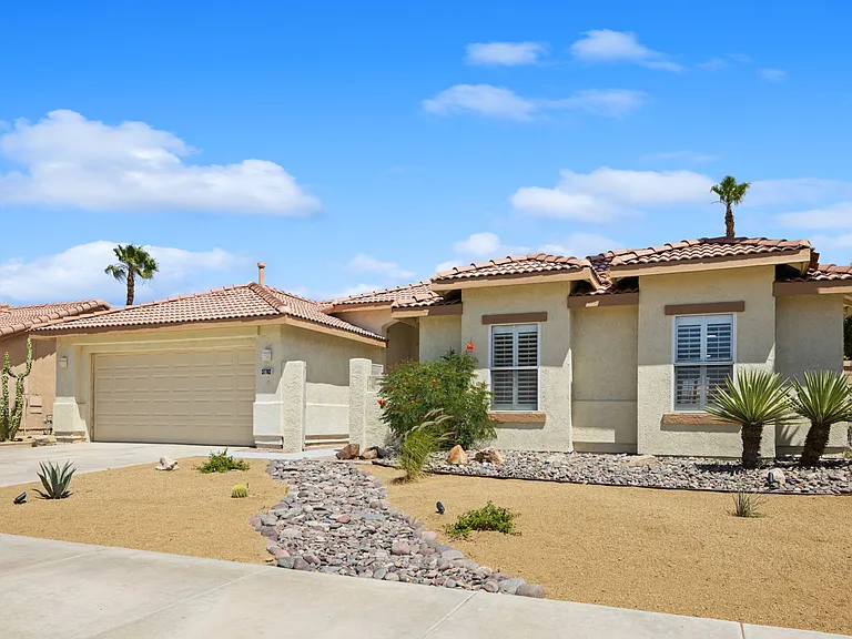 37762 Drexell Dr — Photo 4
