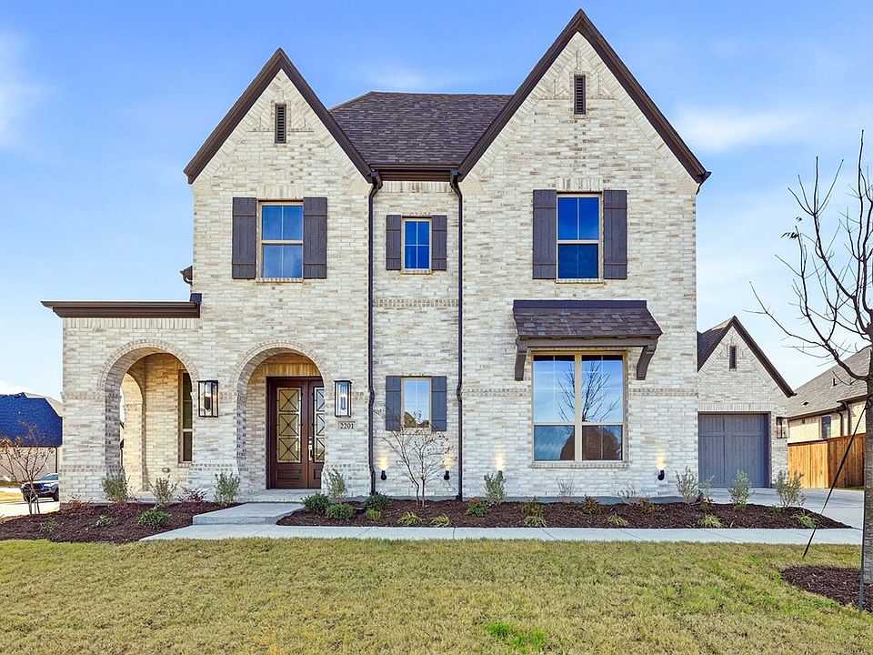 1st image of 2201 Laurel Dr