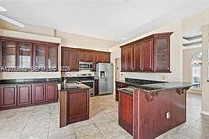240 SW Marathon Ave — Photo 5