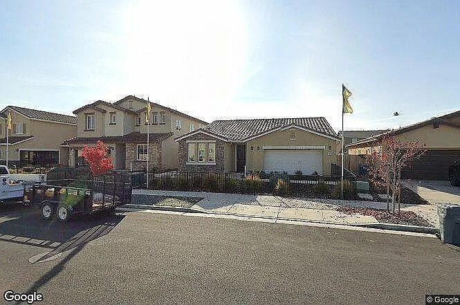 726 Andrea Dr — Photo 1