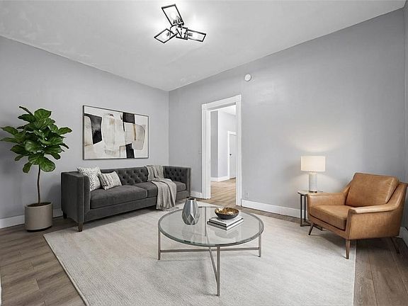 5th image of 554 Campbell St