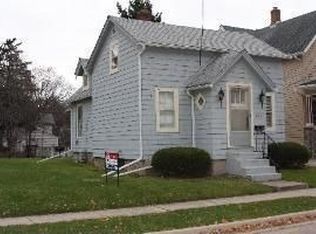 1021 Center St, Elgin, IL 60120