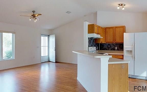 3rd image of 102 Smith Trl