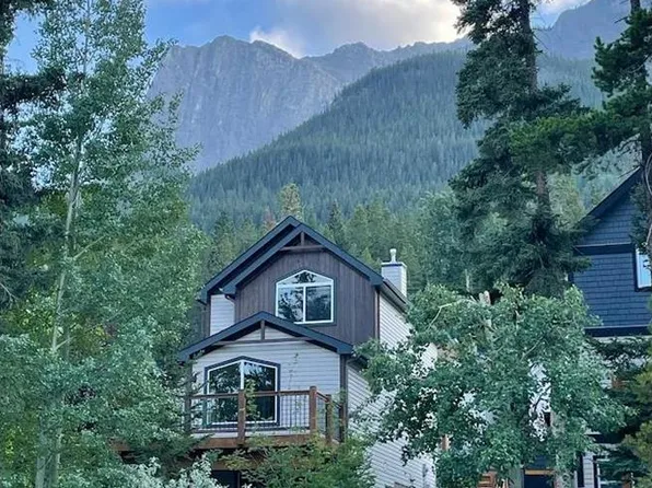921 SW Lawrence Grassi Rdg, Canmore, AB T1W 2Z5