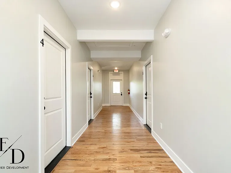 512 Spruce — Photo 3