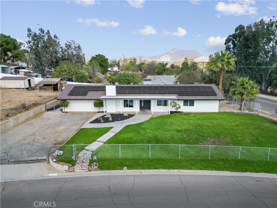 5821 Emery St, Riverside, CA 92509
