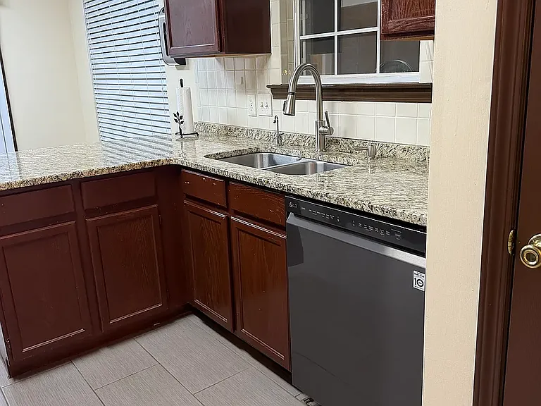 665 Durham Ridge Dr — Photo 10