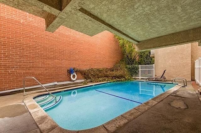 1st image of 5135 Zelzah Ave APT 100