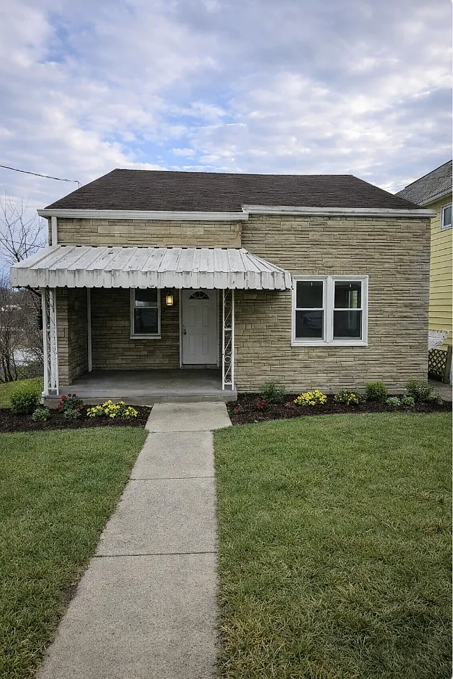 740 Large Ave photo 1
