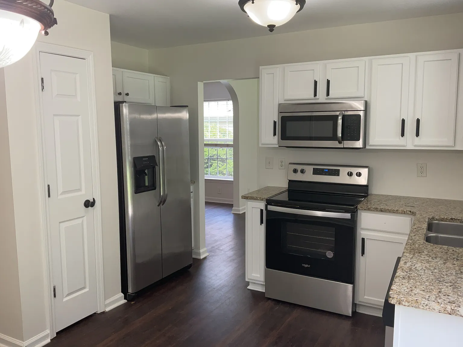 4 bed, 2.5 bath, 1700 sqft, $2,400 — Photo 4