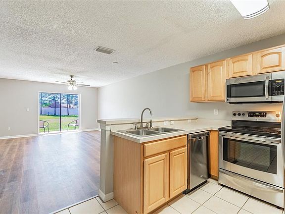 4th image of 8522 Edgewater Place Blvd