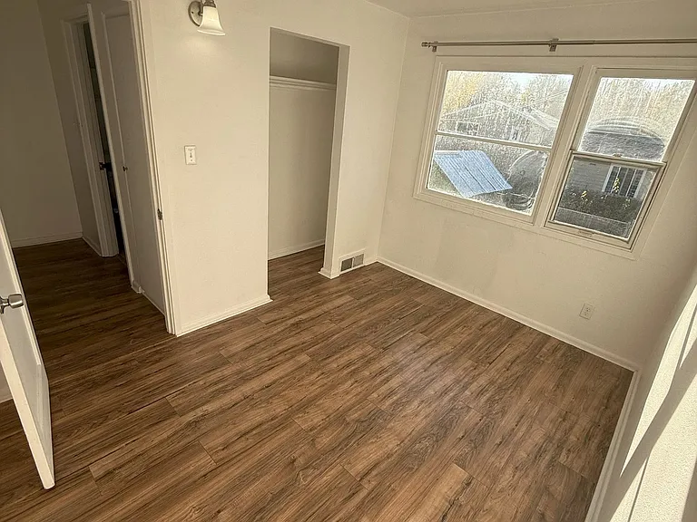 1217 McCarty Ave — Photo 5