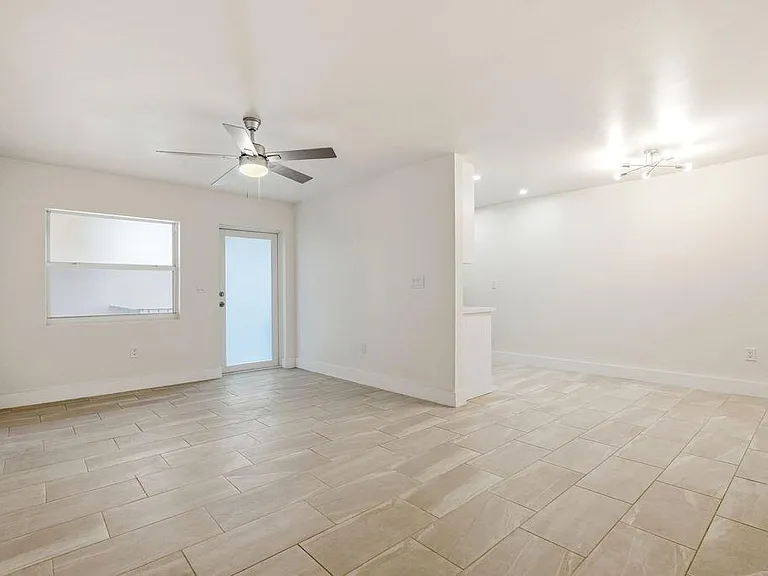 1747 Rodman St #302 — Photo 4