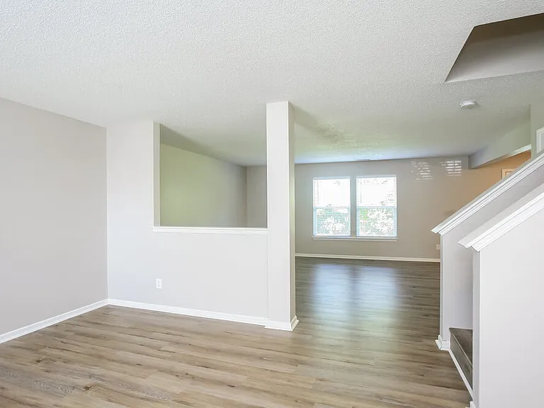 6330 Alonzo Dr — Photo 5