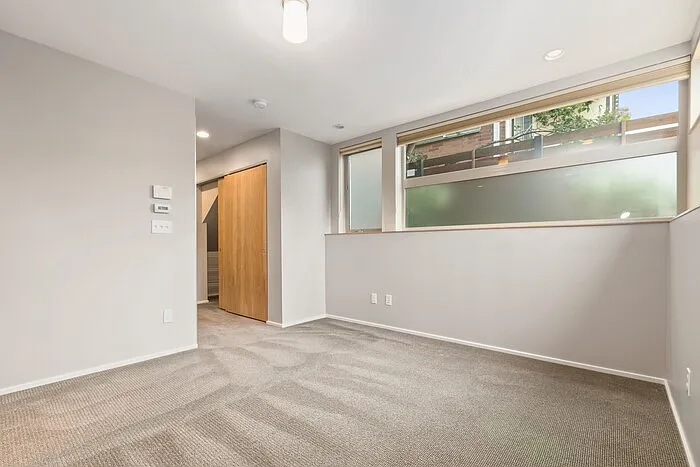 2351 Yale Ave E — Photo 35