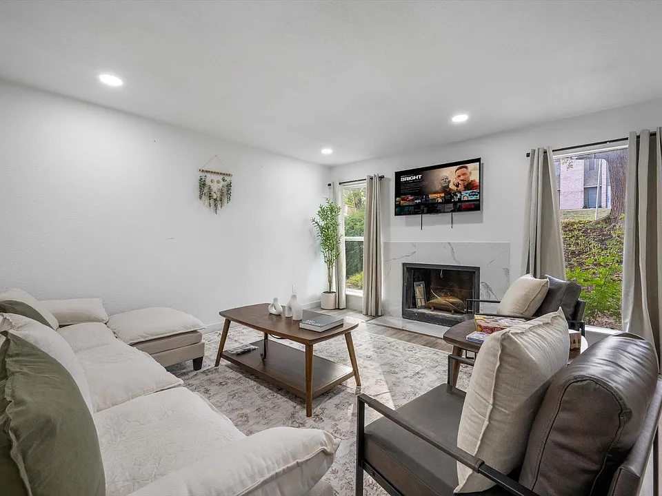 6413 Chimney Creek Cir #A-1