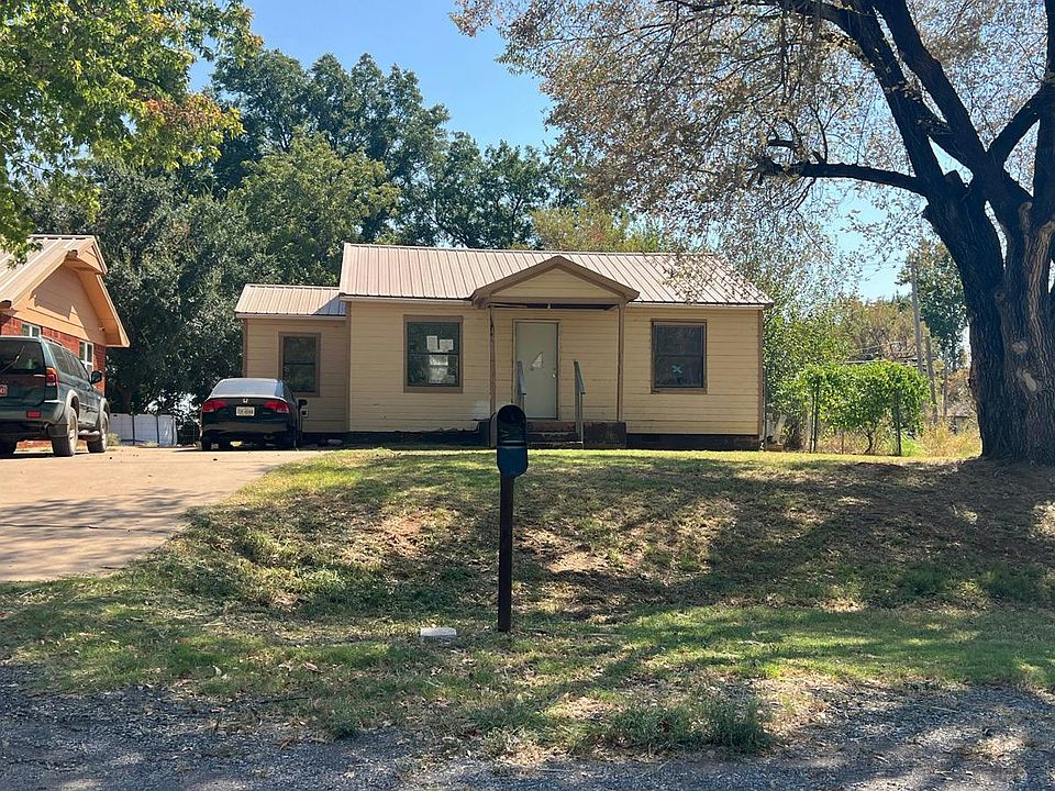 1st image of 905 SW 2nd St