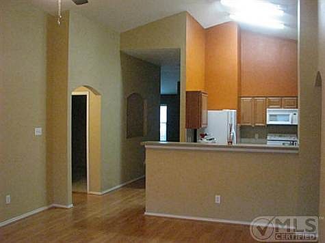 4th image of 1913 Juniper Dr