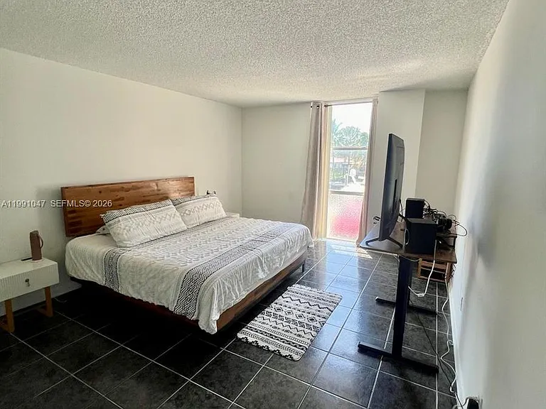 2350 NE 135th St #208 — Photo 8
