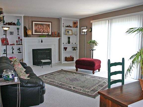 5th image of 1197 Narragansett Dr