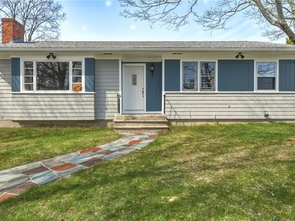 11 Mulberry Cir, Johnston, RI 02919