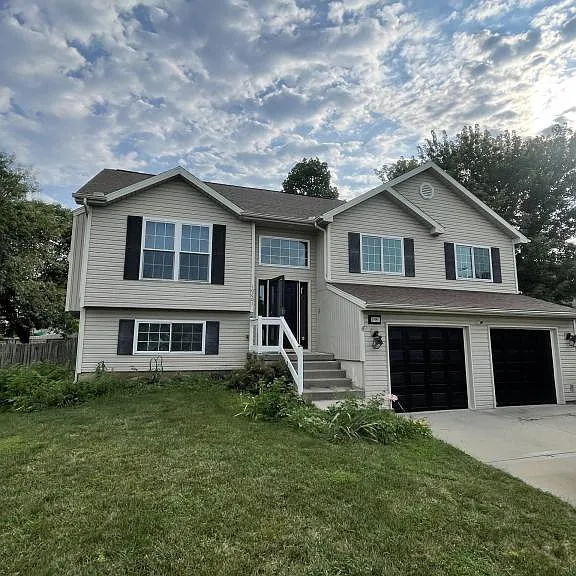 10601 NW 87th Ter — Photo 1