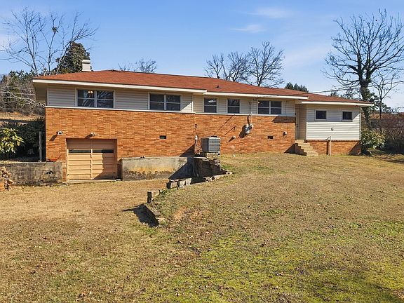 2nd image of 1115 Panorama Dr