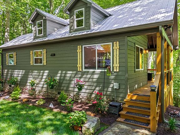 3rd image of 27 Village Way