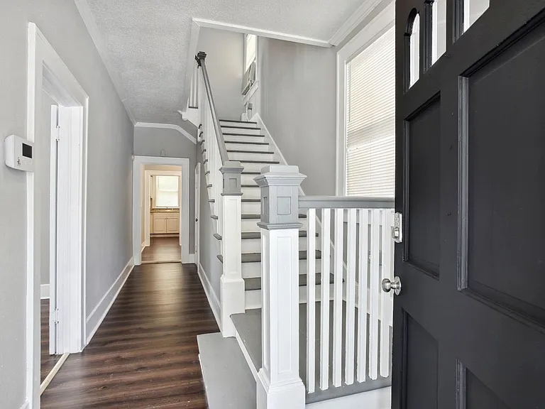 815 E Bolton St — Photo 2