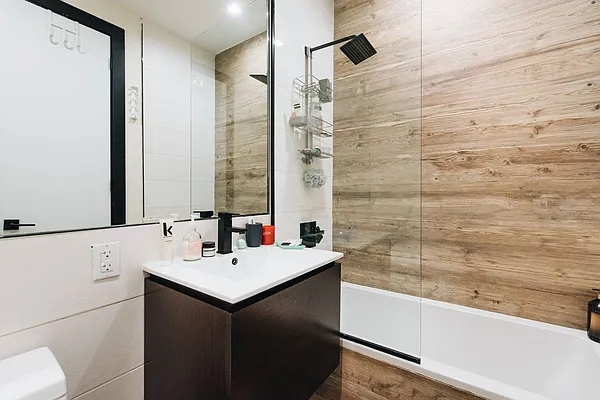 Rented by Nooklyn NYC LLC | media 29