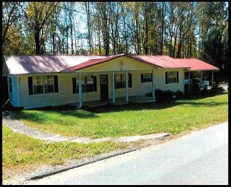 2nd image of 192 Spencer Dr NE