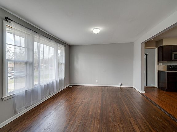3rd image of 3254 Vailview Dr
