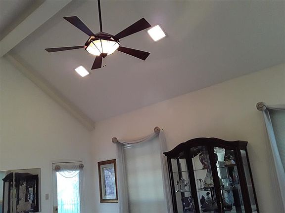 4th image of 1429 Mosslake Dr