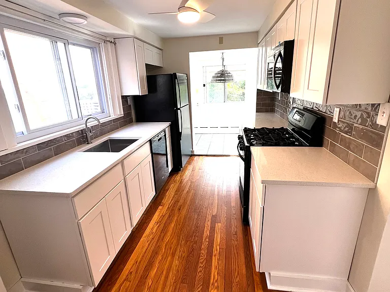 1228 Milan Ave — Photo 3